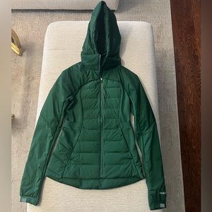 Brand new w/o tags! Women’s Lululemon Down For It All jacket in green. Size 4